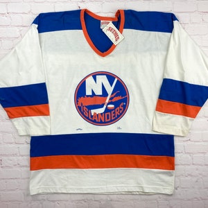 ny_islanders_fans Mat Barzal - New York Islanders Long Sleeve T-Shirt