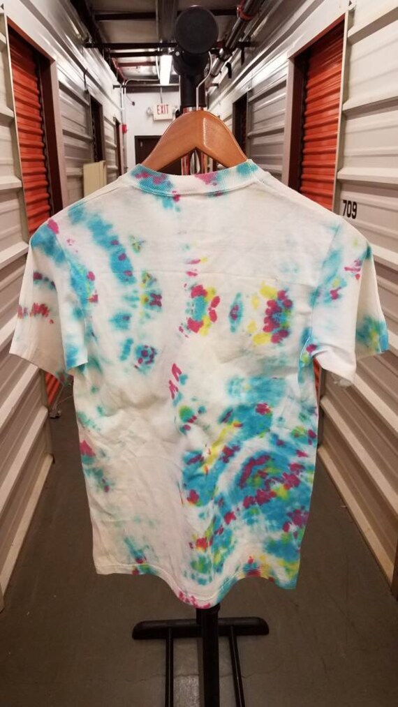 Mythe Conceptions bande T-Shirt dessinée T-Shirt bande de nouvel an vente 15 % Off 1988 RARE Vintage original Robert Asprin Tie-Dye. Petit adulte. 962075 Mythe Conceptions bande T-Shirt dessinée T-Shirt bande de nouvel an vente 15 % Off 1988 RARE Vintage original Robert Asprin Tie-Dye. Petit adulte. 962075