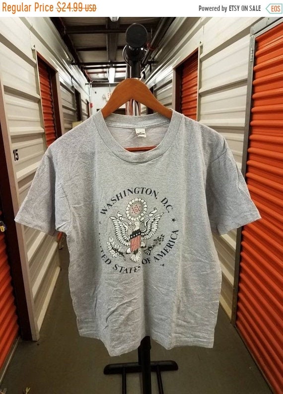 Nouvel an vente 15 % de réduction Vintage 80 ' s Original Washington D.C T-Shirt par écran étoiles. Grande taille adulte. Nouvel an vente 15 80 % de réduction Vintage 80 15 ' s Original Washington D.C T-Shirt par écran étoiles. Grande taille adulte. 05054a