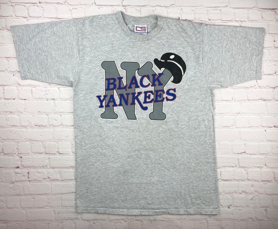 black yankees shirt