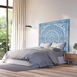 Handgeschnitztes Mandala Bettkopfteil &#39;Hati&#39; in Blue Wash - Handgefertigtes Holzdekor | Boho Dekorative Wandkunst