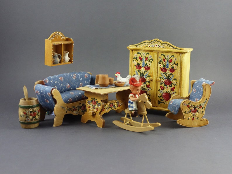 dora kuhn dollhouse
