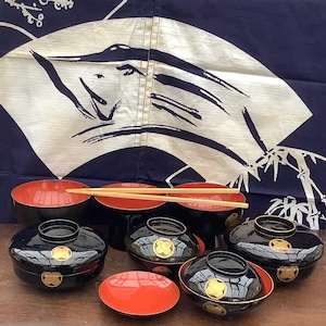 JAPANISCHES LACKWAREN-SET