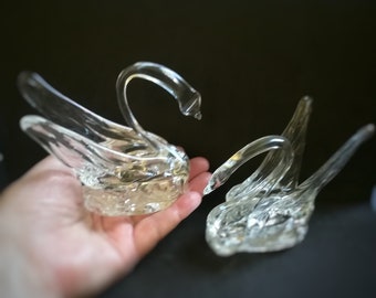 Collectible swan figurines set Charming 70s style glass art Vintage-inspired glass home embellishments
