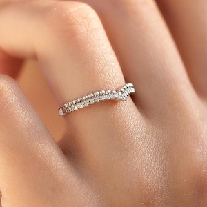 Vintage style victorian 925 sterling silver diamond cz women curved wedding ring, Dainty curved cz stacking ring, Curved promise ring silver