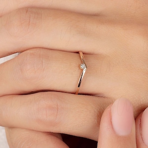 Curved engagement ring, Small minimalist V chevron wedding band rose gold, Bridal band ring, Anniversary promise ring, Stackable ring gold