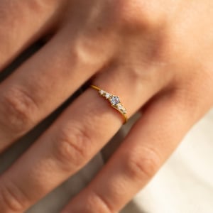 Unique 14k gold alexandrite minimalist promise ring for her, Dainty & tiny alexandrite engagement ring gold, Women alexandrite ring gift her