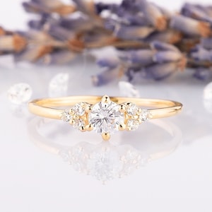 Dainty minimalist 14k gold promise ring for her, Cluster women promise ring, Tiny cluster engagement ring, Anniversary bridal ring gold