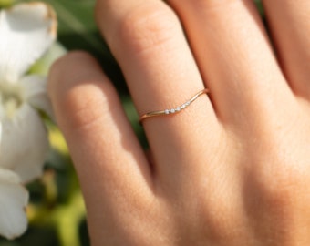 Minimalist 14k gold curved womens stacking wedding band, Dainty thin tiny wedding band women, Unique delicate small curve wedding band