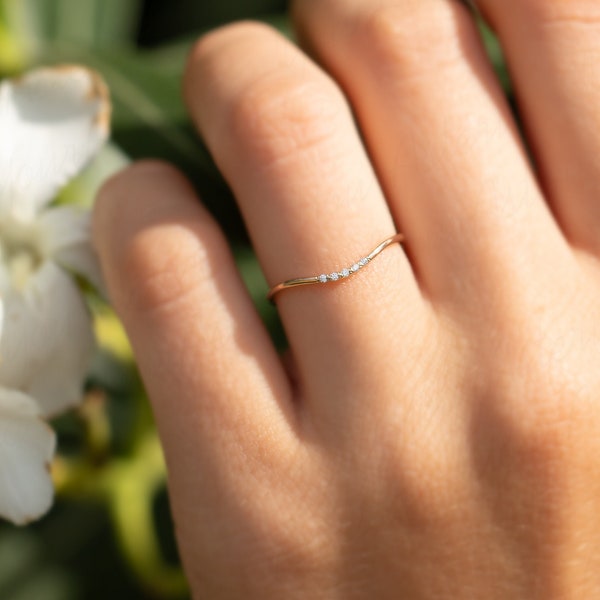 Minimalist 14k gold curved womens stacking wedding band, Dainty thin tiny wedding band women, Unique delicate small curve wedding band