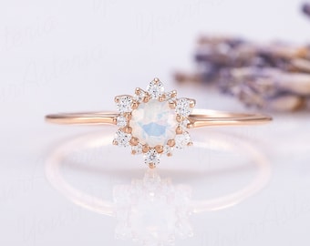 Bague de fiançailles halo avec pierre de lune en or rose 14 carats, petite et petite pierre de lune bleue unique, bague de promesse pour elle, cadeau parfait pour femme, bague en pierre de lune