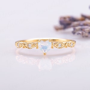 Einzigartiger Art-Deco-14k Gold-blauer Mondstein Versprechensring für sie, Romantischer Ring, Dainty Herz Mondstein Verlobungsring, Smth blauer Ring für sie