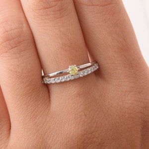 Peridot ring, Minimalist ring, Elegant ring, Promise ring silver, Women ring silver, Promise ring for her, Peridot jewelry,August birthstone