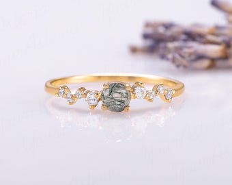 Anel de compromisso delicado em ouro amarelo com ágata musgosa, anel de noivado com pedra de nascimento de maio, anel com pedra verde.