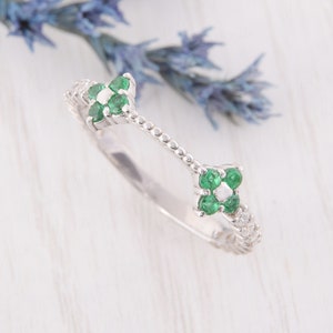 Dainty Womens Emerald Wedding Band, Silver Wedding Band, Unique Emerald Ring, Small Wedding Band, Womens Emerald Ring, Silver Emerald Ring