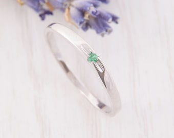 Elegante y minimalista anillo de promesa de plata de ley 925 con esmeralda para mujer, delicado anillo de compromiso solitario fino, piedra de nacimiento de mayo