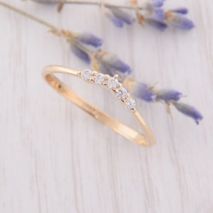Yellow Gold Dainty Curved Wedding Band, V ring, Chevron Ring, Minimalist Wedding Band, Cluster Wedding Band