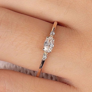 Minimalistische verlovingsring roségoud, kleine en sierlijke beloftering jubileum, bruidsring goud, kleine ovale cz-trouwring, cadeau voor haar