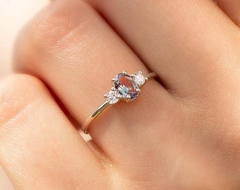 Unique minimalist 925 sterling silver oval alexandrite promise ring for her, Women dainty alexandrite engagement ring, June birthstone ring