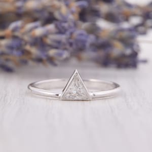 Unique Womens Promise Ring, Triangle Ring, Simple Dainty Silver Promise Ring, Geometric Ring, Simple Silver Ring, Simple Promise Ring