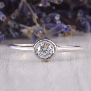 Womens Simple Promise Ring, Dainty Promise Ring, Small Silver Ring, Minimalist Promise Ring, Delicate Promise Ring