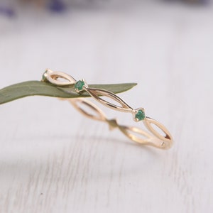 Celtic style dainty 14k yellow gold womens emerald wedding band, Minimalist small & delicate gold wedding band for her, Simple wedding band