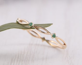 Celtic style dainty 14k yellow gold womens emerald wedding band, Minimalist small & delicate gold wedding band for her, Simple wedding band