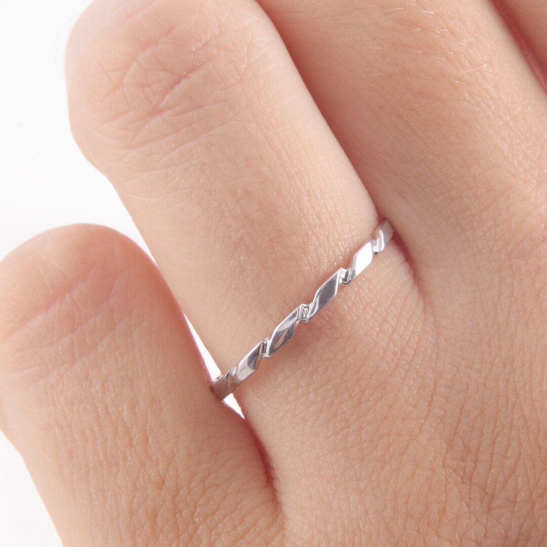 925 Sterling Silver Dainty Minimalist Twisted Womens Wedding Band ...