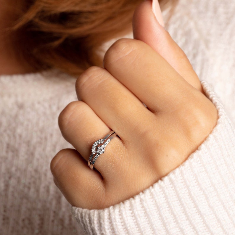 Elegant CZ-brudringsset, sterlingsilver med två ringar för henne bild 4