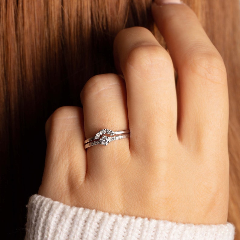 Elegant CZ-brudringsset, sterlingsilver med två ringar för henne bild 6