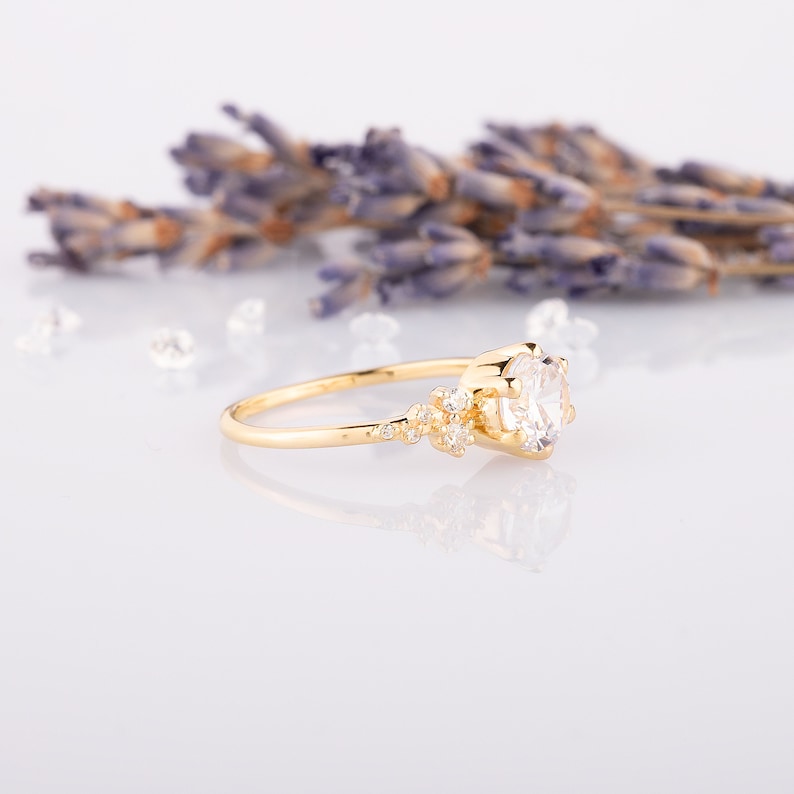 Einzigartiger 14k Goldcluster-Verlobungsring, 1KT Verlobungsring für Sie, Zierliche Cluster-Versprechensring, Cluster-CZ-Jubiläumsring Bild 6