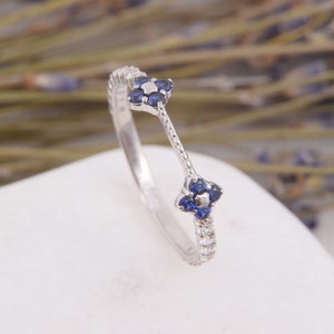 Zarter Ring, kleiner Ring, Saphirring, blauer Saphirring, Ehering für Sie, Ehering für Sie, Dünner Ehering, winziger Ehering
