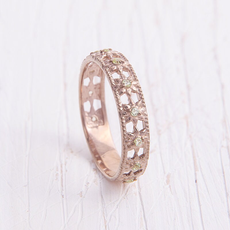 unusual womens wedding bands