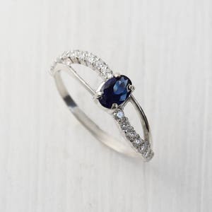 Blue sapphire ring, Gemstone ring, Custom stone ring, Sapphire ring silver, September birthstone, Anniversary ring, Promise ring for her
