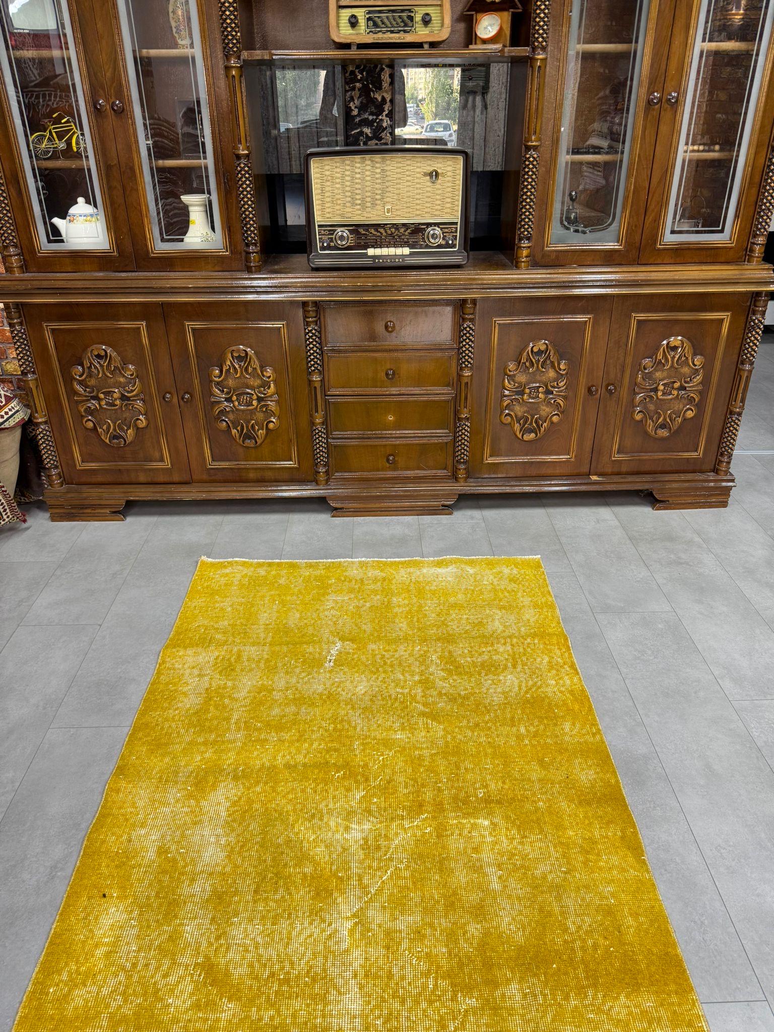 イエローのオーバーダイラグ、オーバーダイヴィンテージラグ