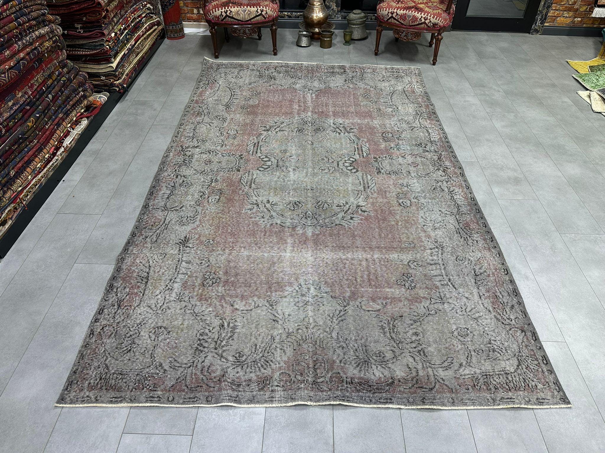 落ち着いた赤の色あせたオーバーダイラグ、大型オーバーダイラグ