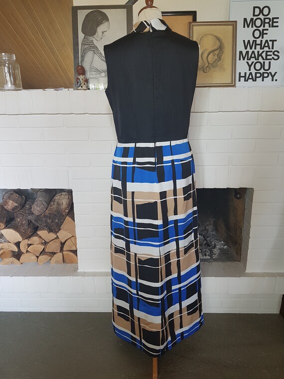 Lovely day dress from the 1960s Waist 80 31,5 inches EU 40 UK 14 US 10 with flaws