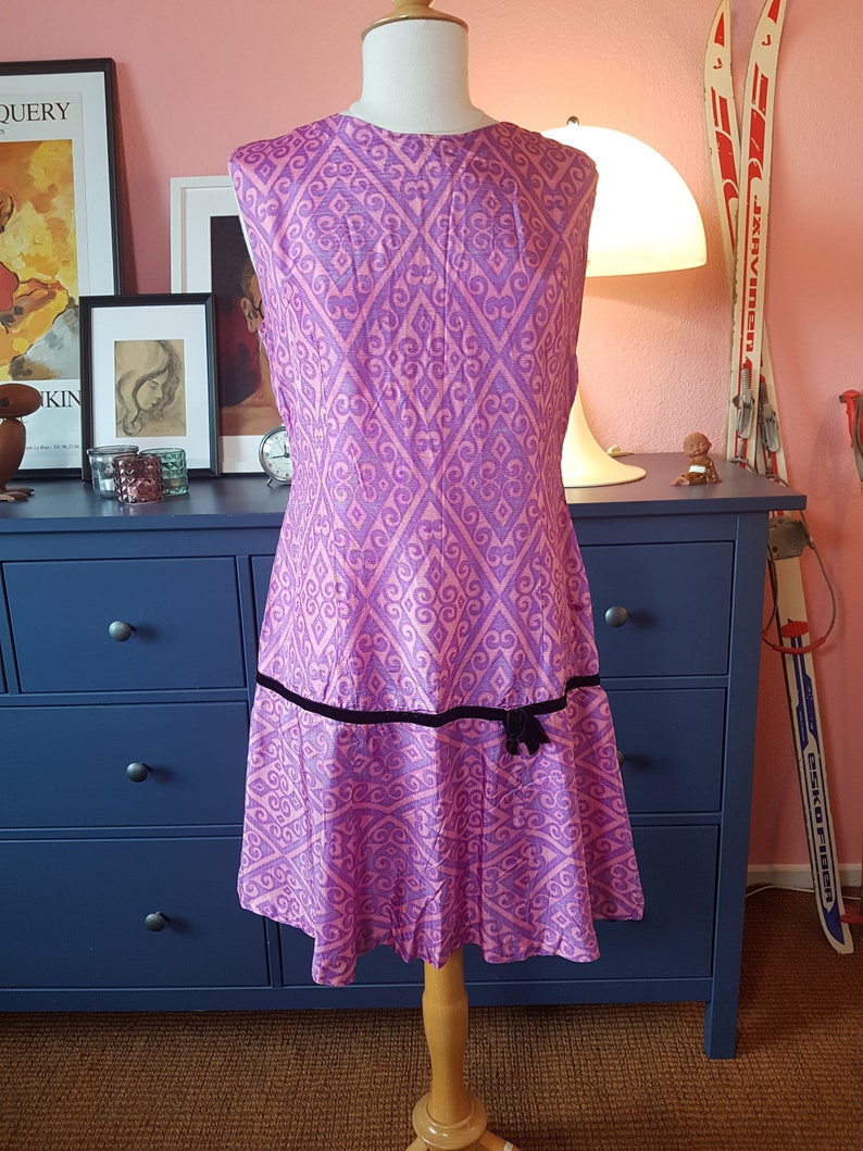 Lovely day dress from the 1960s Waist 80 31,5 inches EU 40 UK 14 US 10 with flaws