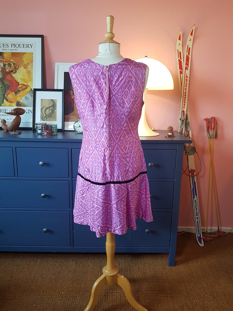 Lovely day dress from the 1960s Waist 80 31,5 inches EU 40 UK 14 US 10 with flaws