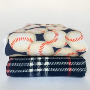Flannel Tuch Diaper Burp Tuch-Baseball und Plaid-Set of 2-Baby Boy