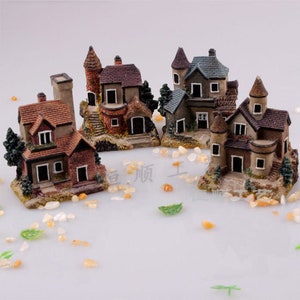 4pcs 3 inch / 7.8cm Resin Small House Microstructure Home Decorations Garden Decoration Resin Craft Art Succulent flower pot accessories