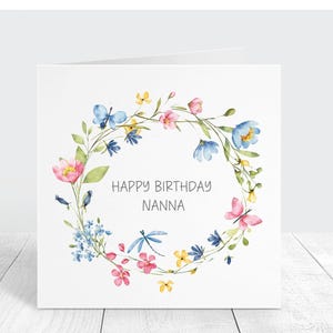 Carte d'anniversaire grand-mère, carte de couronne florale pour Nanna, grand-mère, nounou, grand-mère ou grand-mère, jolie carte d'anniversaire pour Nain, Mamgu ou Mam