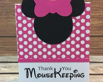 Un porte-embout de style tente Minnie Mouse pour les séjours dans un complexe Disney