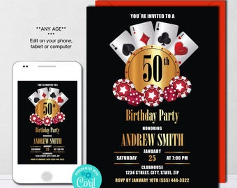 Op de afbeelding: Een zwarte en gouden casino-thema verjaardagsuitnodiging met een rode envelop. De uitnodiging bevat speelkaarten, pokerchips, dobbelstenen en een gouden cirkel met het nummer 50 en de woorden "Verjaardagsfeest" en "Ter ere van Andrew Smith".