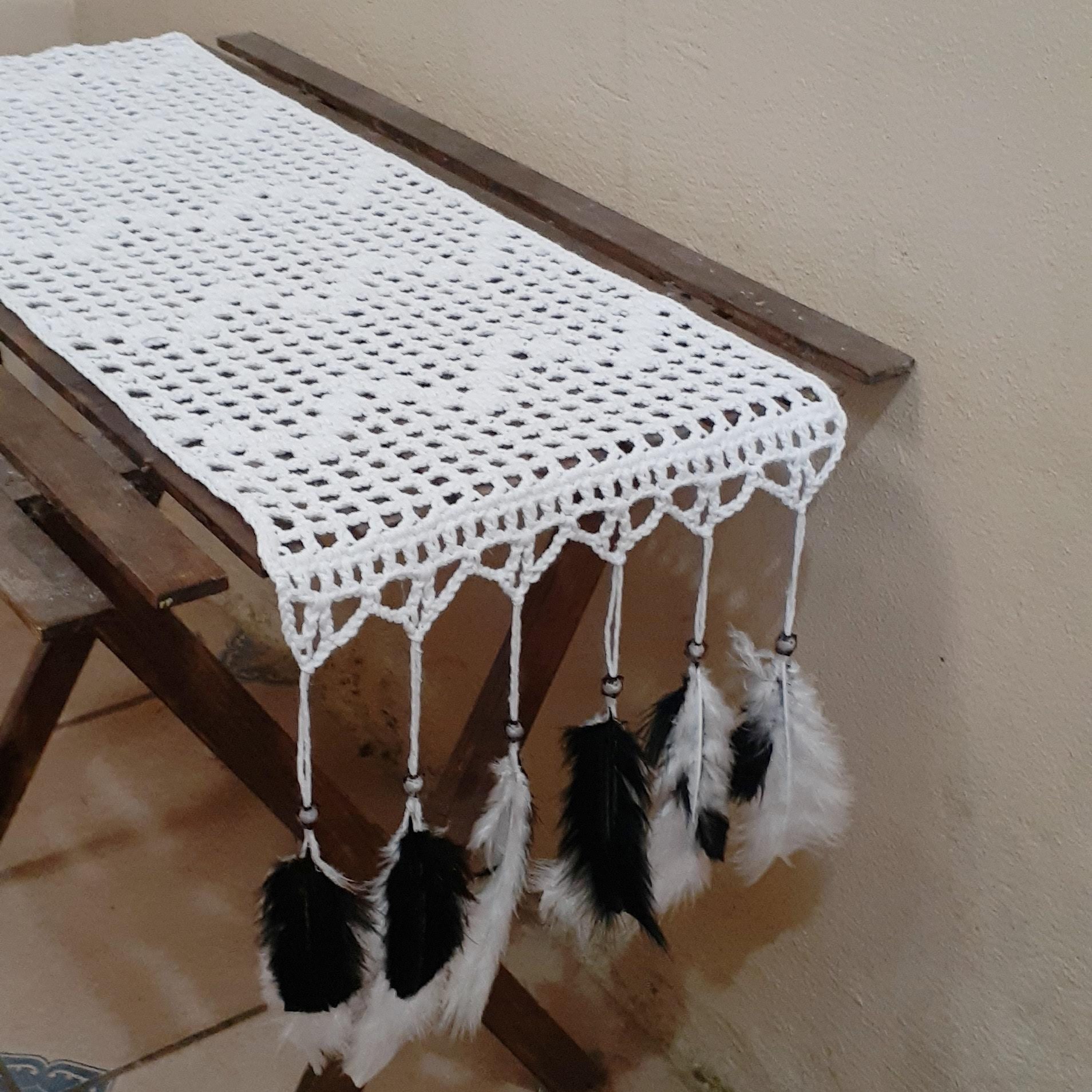 Camino de Mesa Crochet Rombo Gris 180 x 37cms – Mandir Home