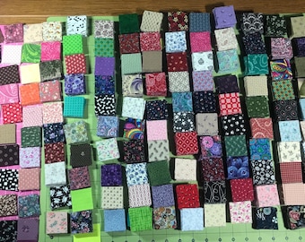 Cuadrados de tela precortados de 3,8 cm (1,5 pulgadas) para acolchado tipo sello postal, 509 piezas, sin colores lisos.