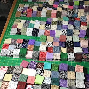 Cuadrados de tela de acolchado precortados de 1,5 pulgadas para colcha de sellos postales, 350 piezas con colores sólidos