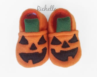 Pumpkin Baby Slippers –Fleece Halloween Infant to Toddler Shoes, Soft Sole Booties, Jack-o’-Lantern, Baby’s First Halloween Costume