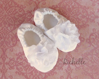 White Flower Baby Girl Shoes, Baptism Outfit, Blessing Christening Soft Sole Booties, Special Occasion Dressy Silky Slippers, Infant Toddler
