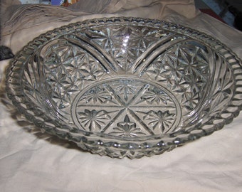 Thousand Line 10 1/2" salad/serving bowl with the 5 1/2" center